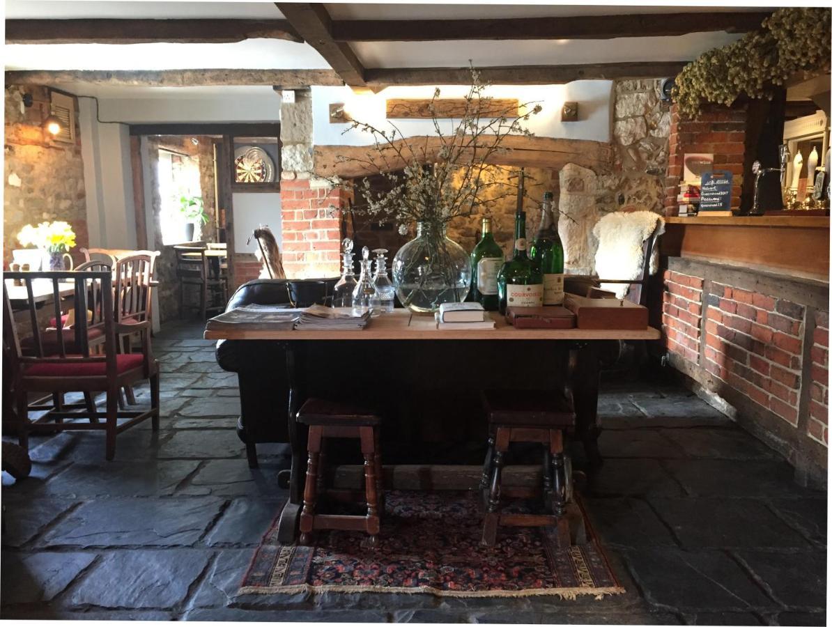 Hotel The Queen'S Head At Broad Chalke Zewnętrze zdjęcie